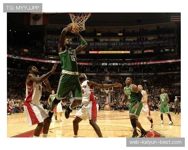 加内特突破篮下拉开空间效率提升明显主导绿衫军内线攻防