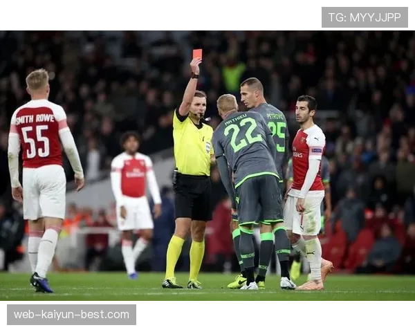 红牌规则详细解析：判罚标准与球员罚下关键条件
